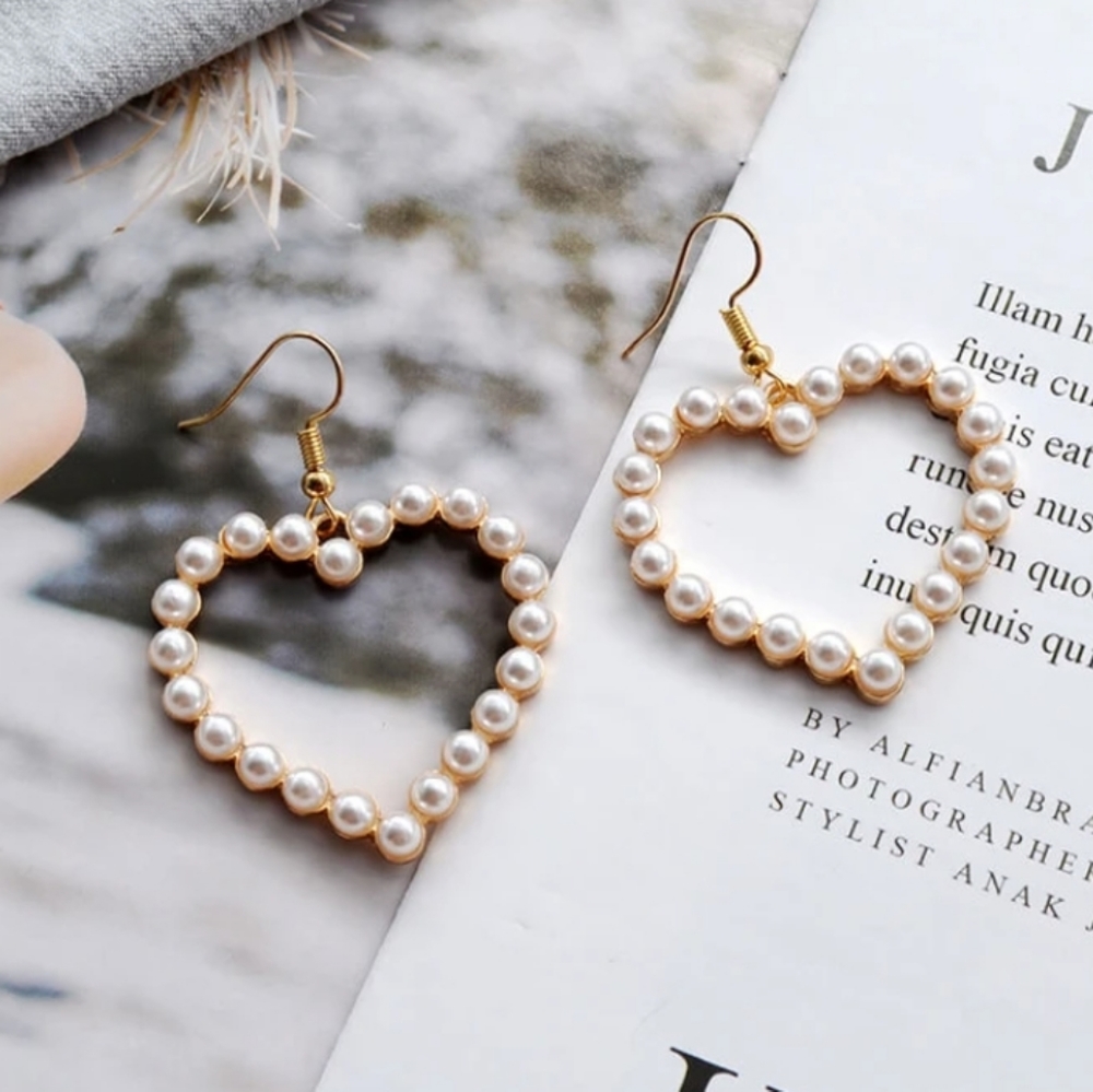 PEARL HEART EARRINGS